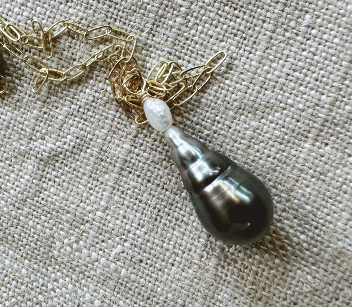 Noir Tahitian Necklace