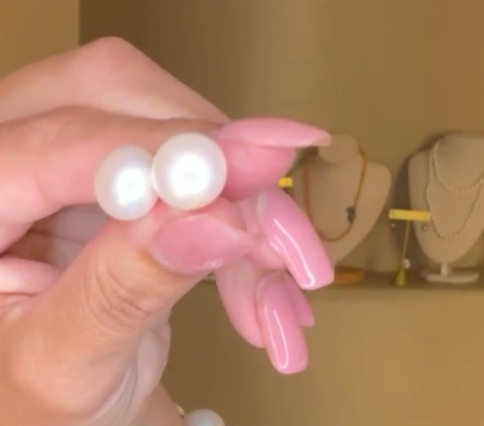 Freshwater Pearl Button Studs
