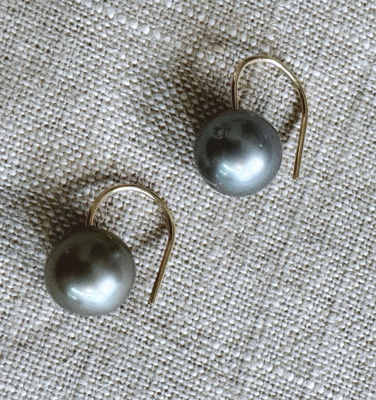 Horseshoe Tahitian Pearl Earrings